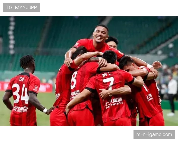 亚冠联赛再现精彩世界波，激发球迷热烈讨论