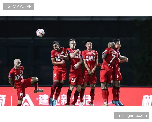 中超球迷热情高涨，新赛季表现引期待